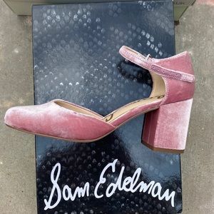 SAM EDELMAN CLOVER ROSE VELVET HEEL